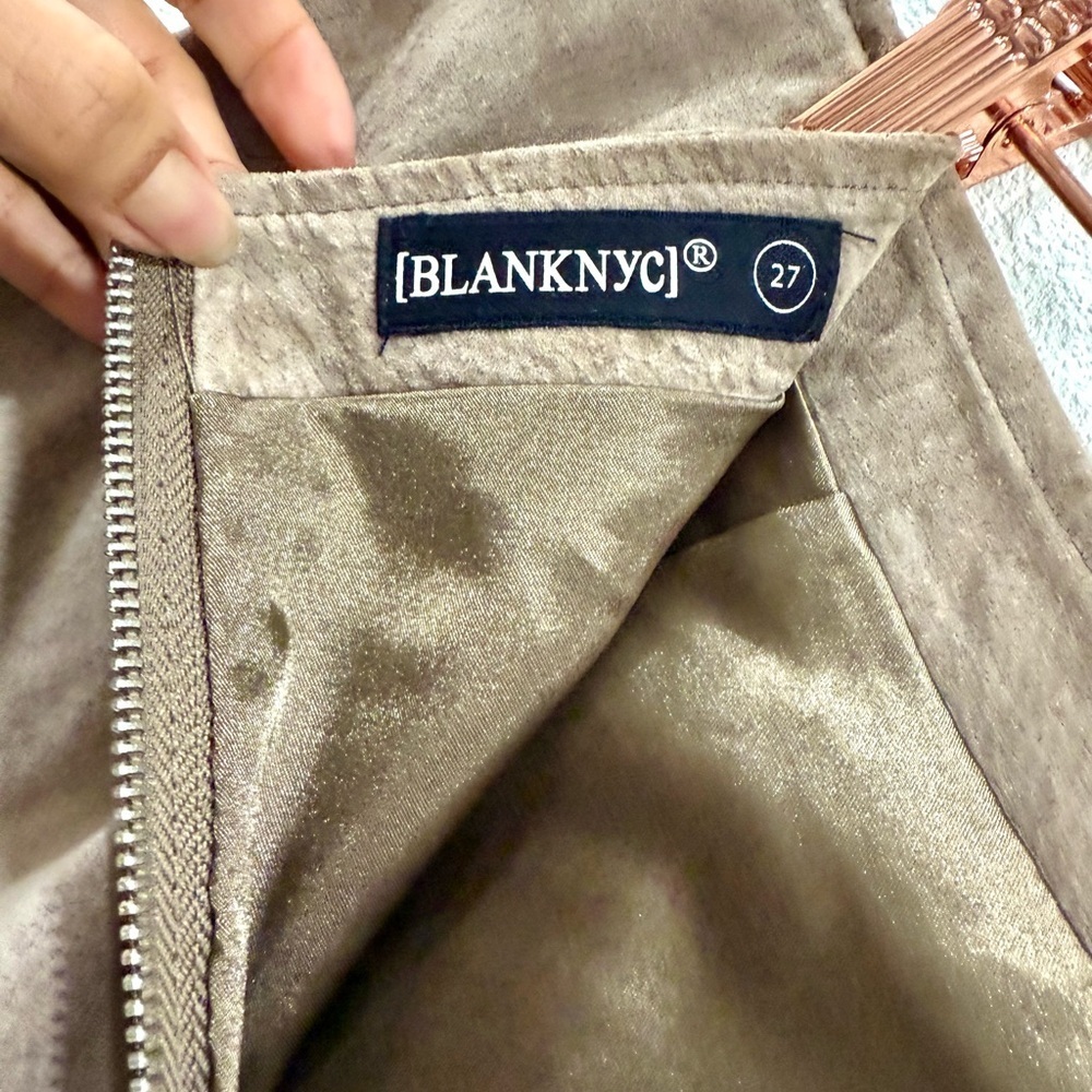 Blank NYC Suede Leather Mini Skirt Size 27 Brown Zip Front Boho Western Chic - Picture 3 of 9
